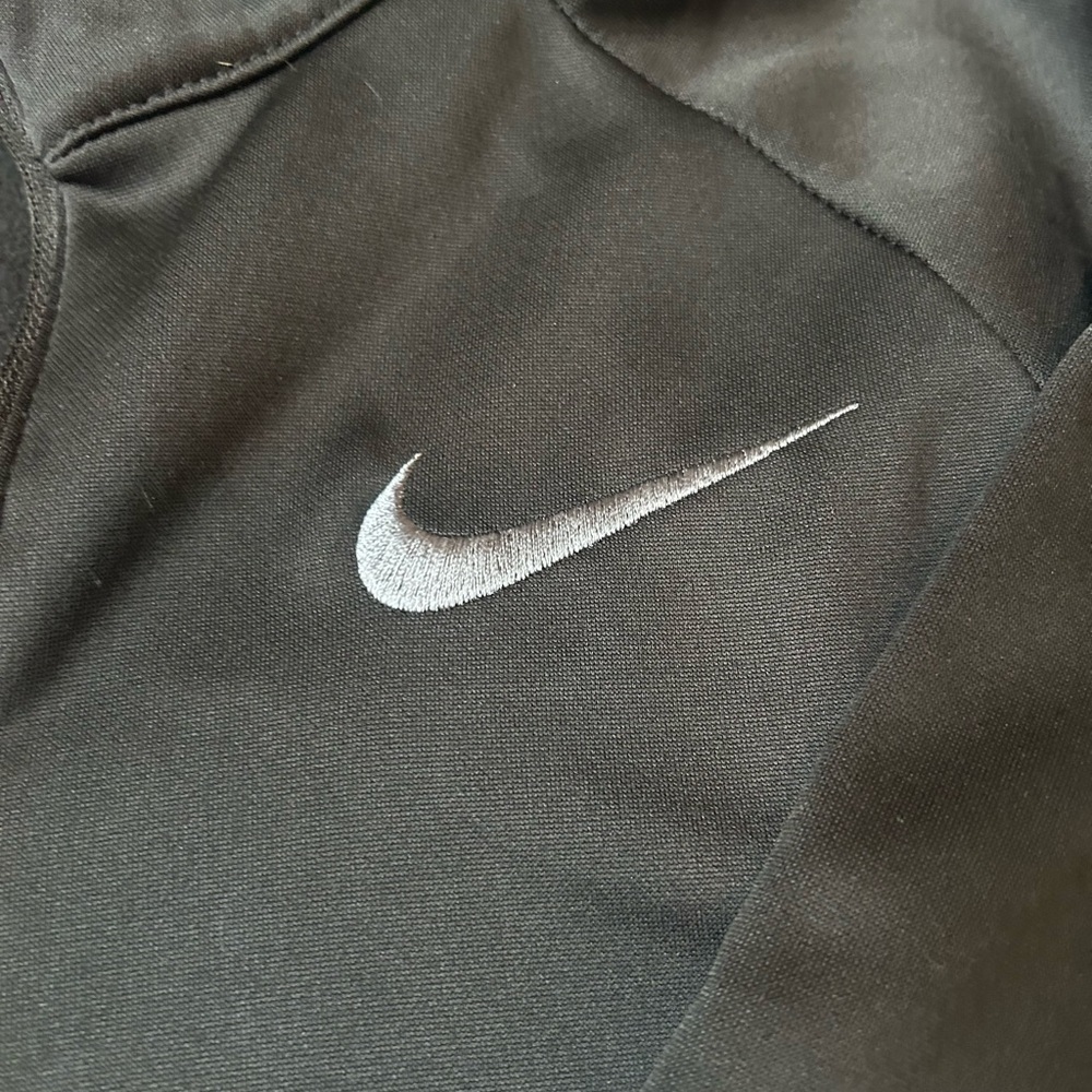 NIKE Dri-Fit Quarter Zip Pull-Over - Picture 4 of 13